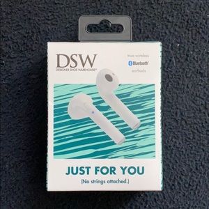 DSW Bluetooth wireless earbuds